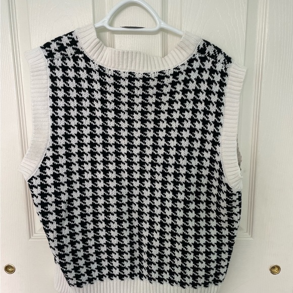 Oversized Houndstooth Sweater Vest - Picture 2 of 2